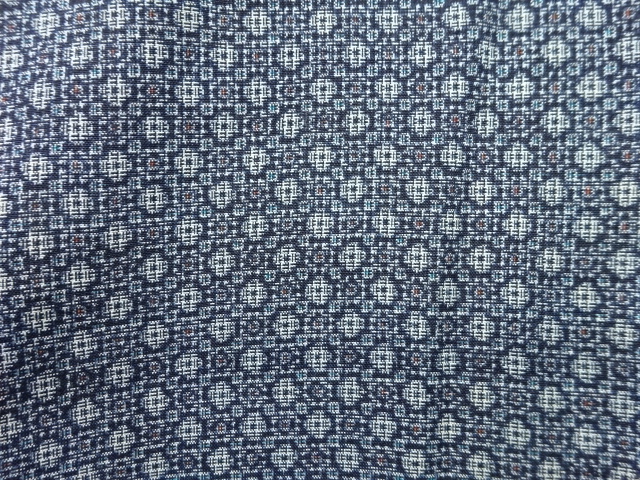 アンティーク　抽象模様織り出し本場正藍泥染大島紬着物（割り込み絣）